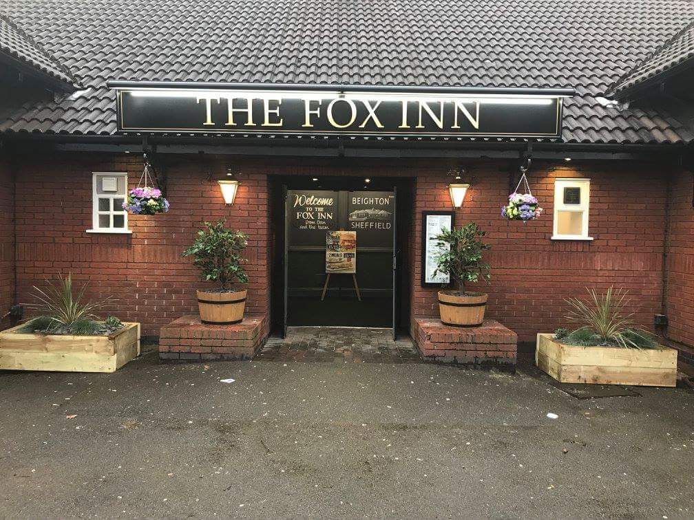 Dining at Fox Inn Sheffield in woodhouse