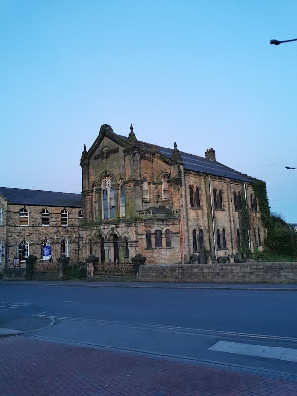 Trinity Methodist Church - Churches in woodhouse