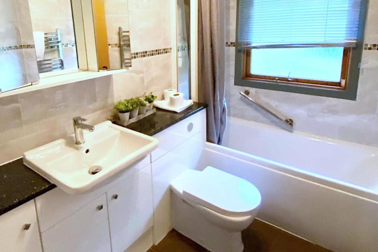 Beech Lodge 2 Hot Tub, York, Yorkshire