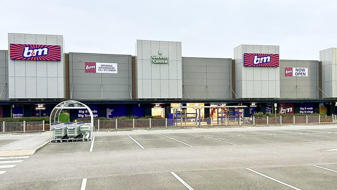 B&M Home Store with Garden Centre - Discount Stores in york