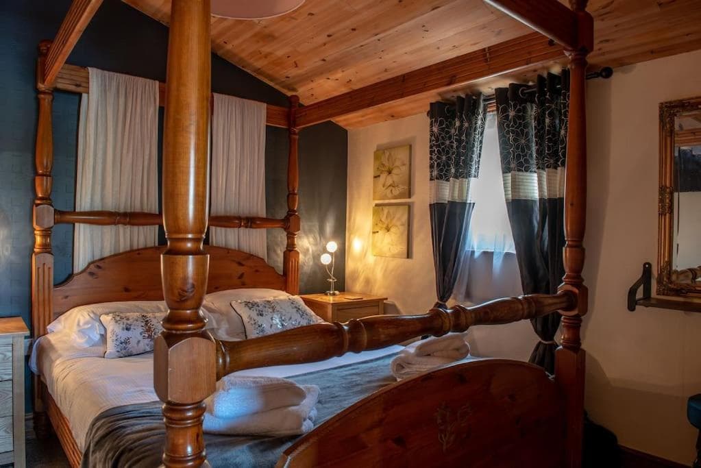 Harvest 12 Lodge, Yellowtop Country Park, York, Yorkshire