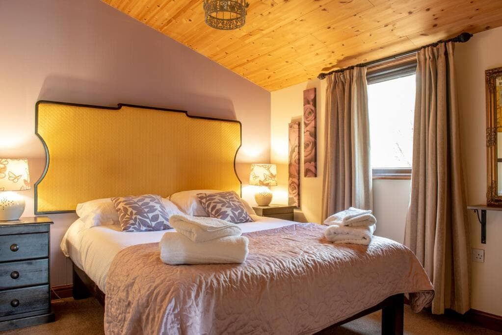 Harvest 13 Lodge, Yellowtop Country Park, York, Yorkshire