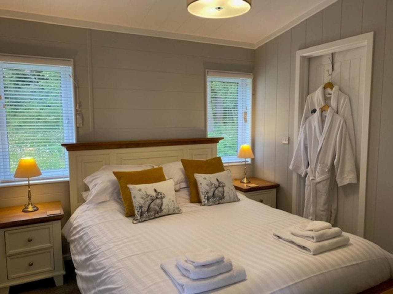 Hollicarrs - Sunflower Lodge, York, Yorkshire