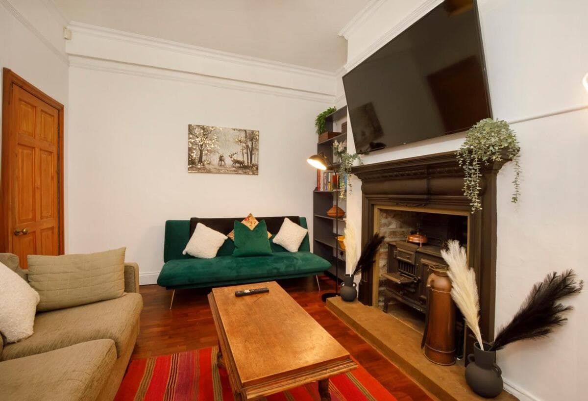 Accommodation at Hot Tub - Pool Table, Central in york