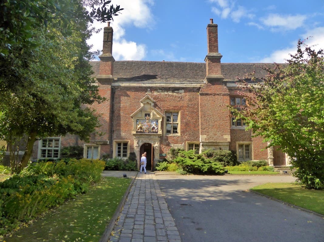 King's Manor Library - Libraries in york