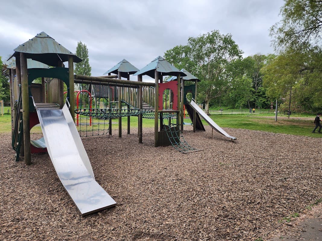 Rowntree Park Children's Playground - Playgrounds in york