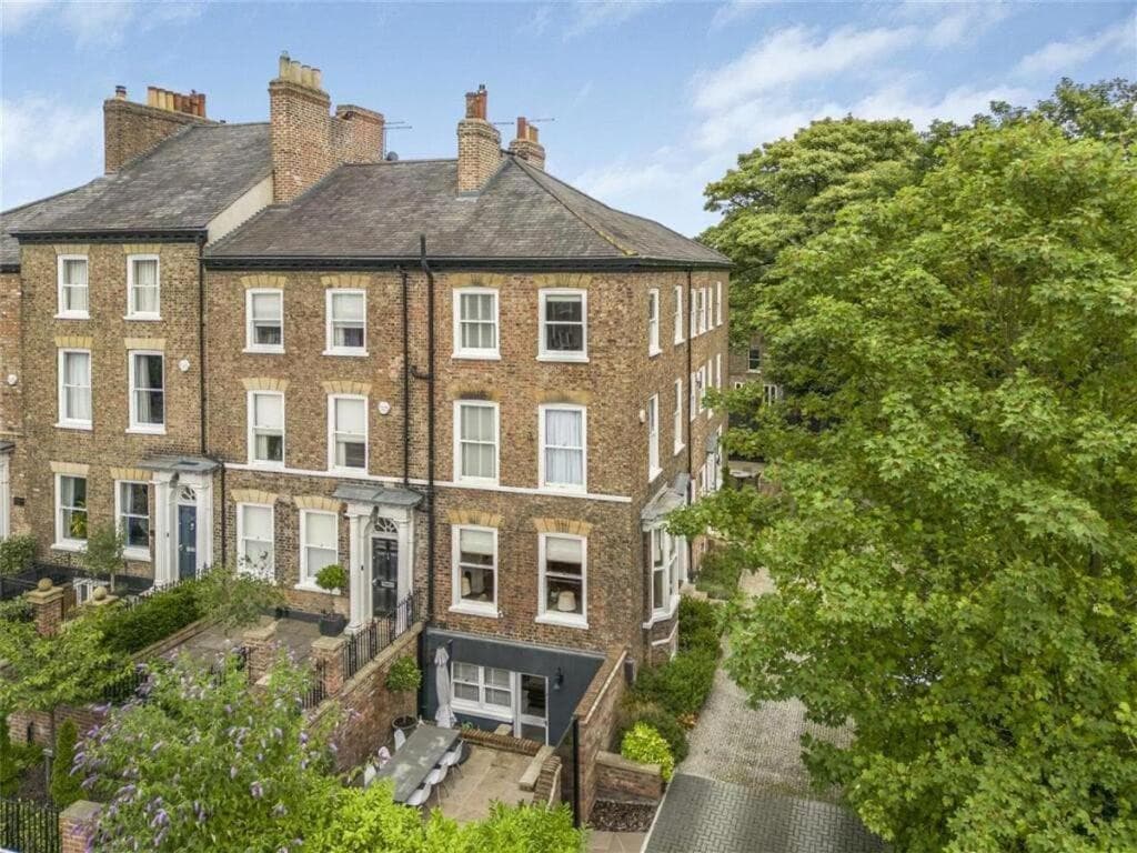 Accommodation at Stunning house near racecourse in york