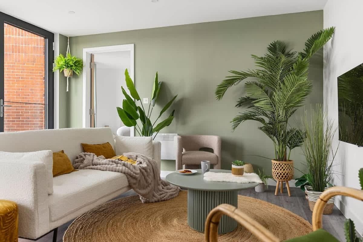 Accommodation at Stylish York Penthouse, 5-Min walk to Citywall, Parking & Gym in york