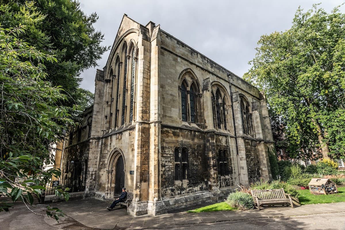 York Minster Library - Libraries in york