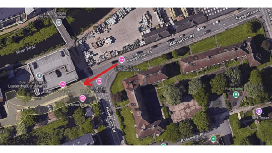 Aerial view of car park locations in York, with streets, buildings, and nearby amenities marked.