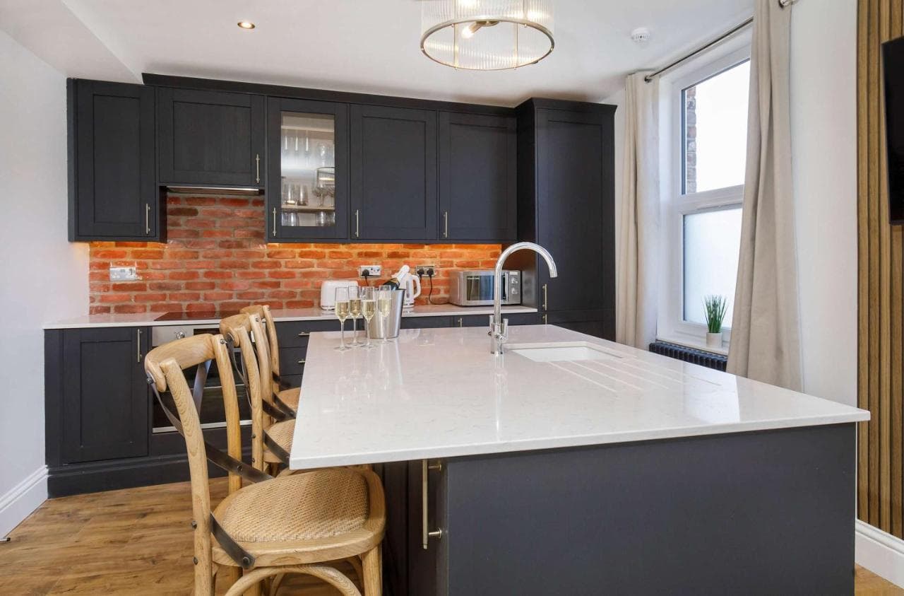 Walpole House - Hot Tub, Games Room, Sleeps 12, Yorkshire, Yorkshire