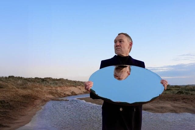 Event image for David Gray + Special Guest The Divine Comedy