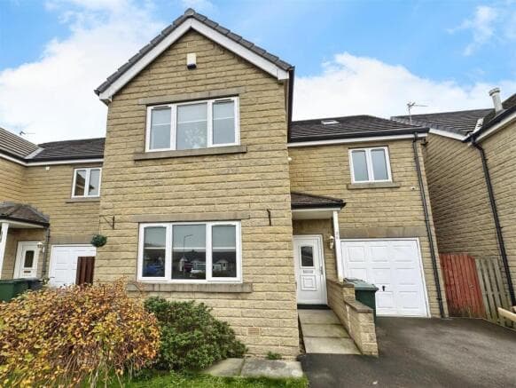 5 bed Detached for sale in shipley