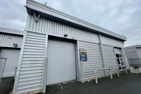 Light Industrial to rent in huddersfield
