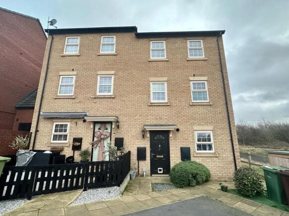 2 bed House to rent in castleford