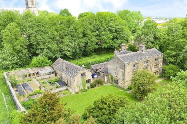 7 bed House for sale in bradford