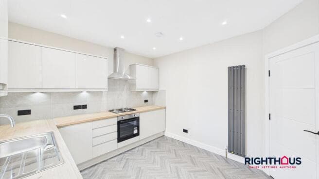 4 bed Terraced to rent in bradford