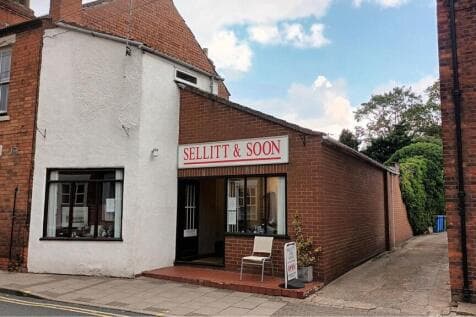 Shop to rent in beverley