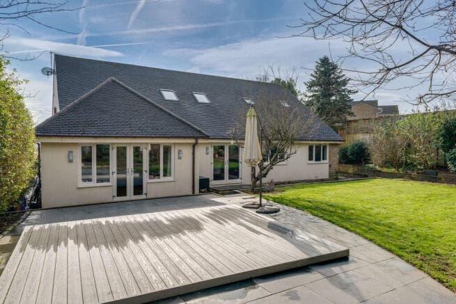 5 bed Detached for sale in batley