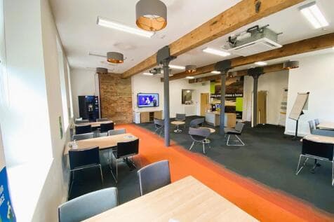 Office to rent in halifax