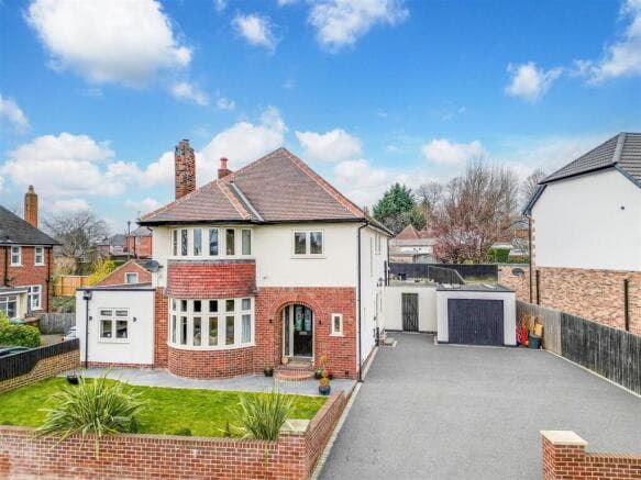 4 bed Detached for sale in wakefield