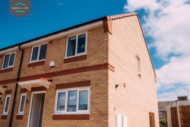 3 bed Semi-Detached to rent in bradford