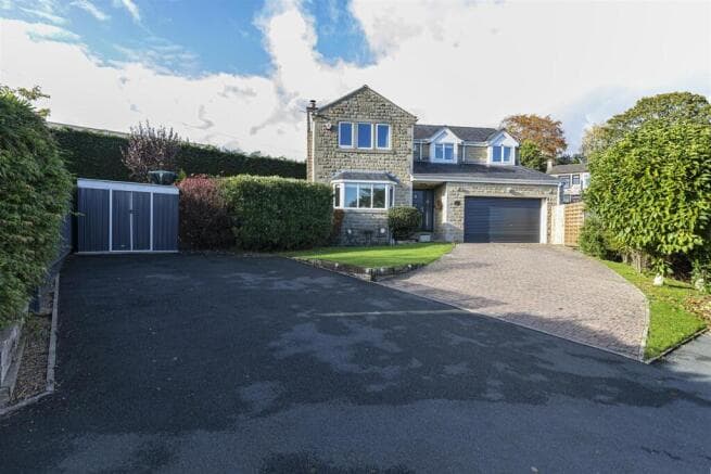 4 bed Detached for sale in brighouse