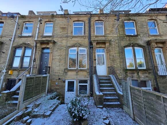 3 bed Terraced to rent in batley
