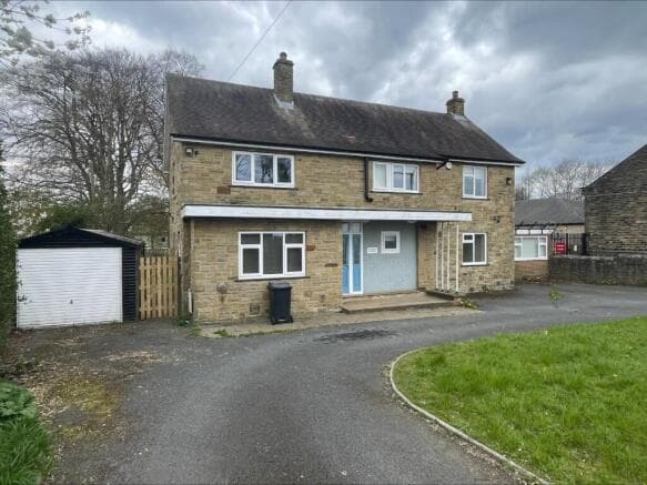 4 bed Detached to rent in bradford
