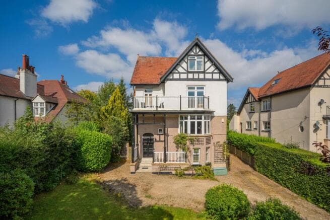 5 bed Detached for sale in harrogate