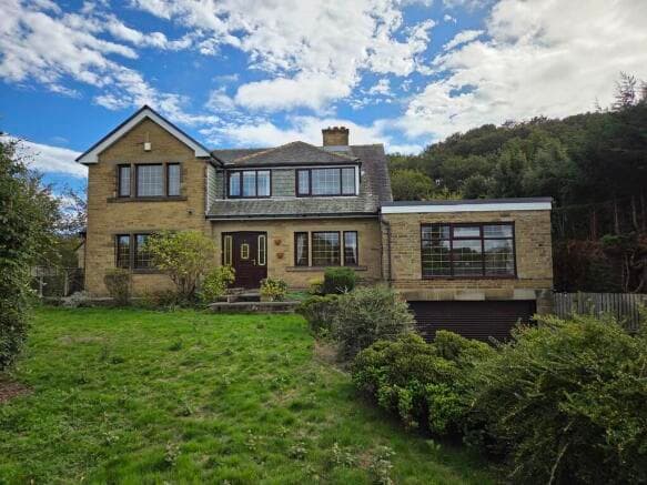 4 bed Detached to rent in huddersfield