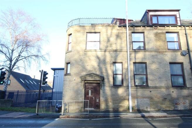2 bed Apartment to rent in shipley