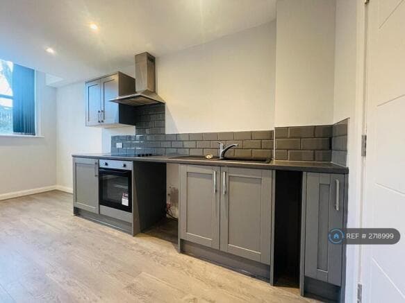 2 bed Flat to rent in pudsey