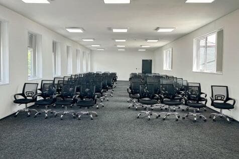 Office to rent in wakefield