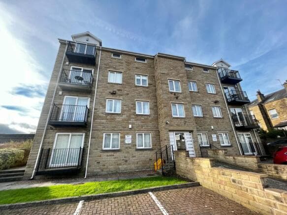 2 bed Flat to rent in shipley