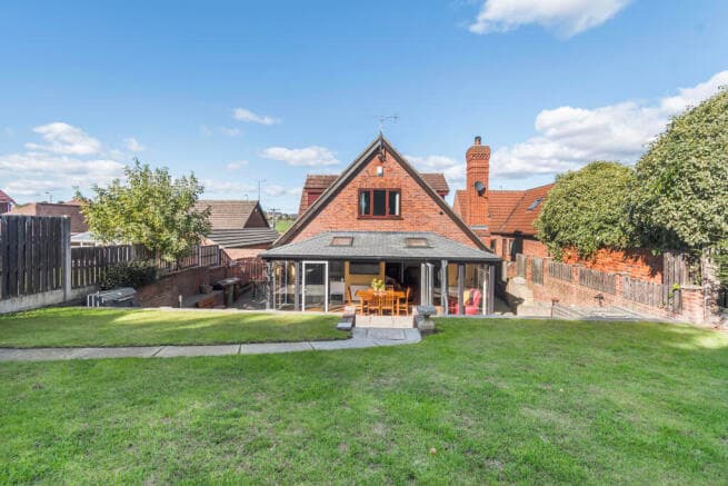 4 bed Detached for sale in pontefract