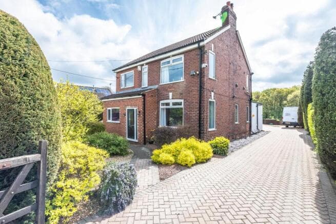 3 bed Detached for sale in castleford
