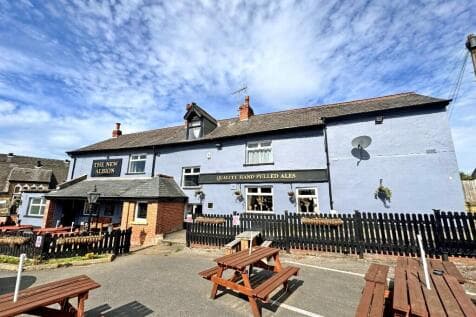3 bed Pub for sale in wakefield