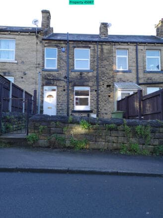 2 bed Terraced to rent in batley