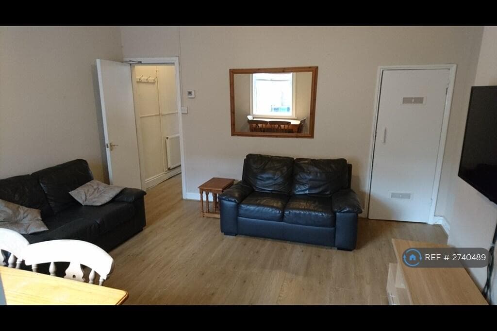 4 Bedroom Terraced House For Rent In Frances Street, York, Yo10 in york