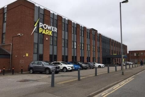 Office to rent in wakefield