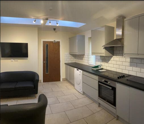 4 bed House to rent in hull