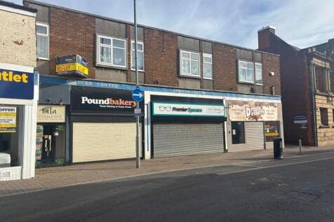 Retail Property (high street) to rent in castleford