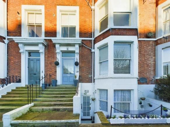 2 bed Apartment to rent in scarborough