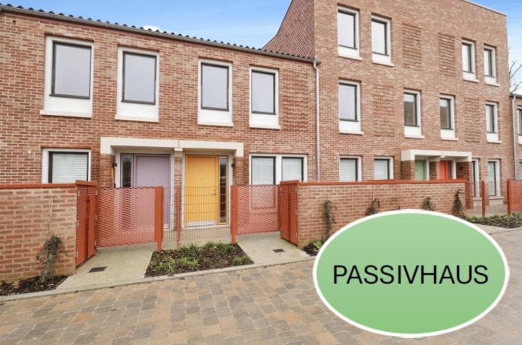 3 Bedroom Terraced House For Sale In Duncombe Square, Burton Stone Lane, York, Yo30 in york