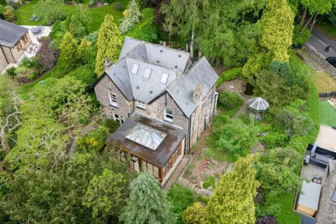 5 bed Detached for sale in barnsley