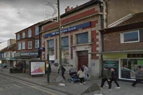 Retail Property (high street) to rent in bridlington