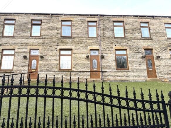 2 bed House to rent in batley