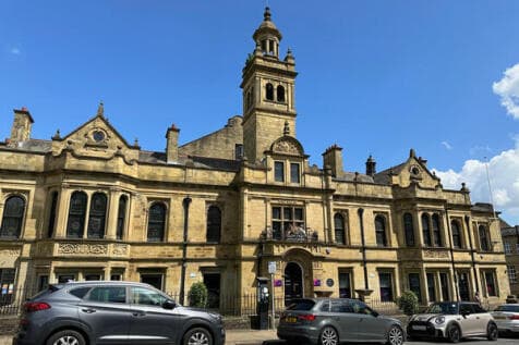 Office to rent in halifax