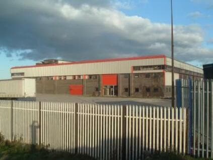 Warehouse to rent in bradford